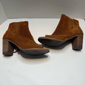 TOMS women’s suede open toe booties Size 10 3” heel